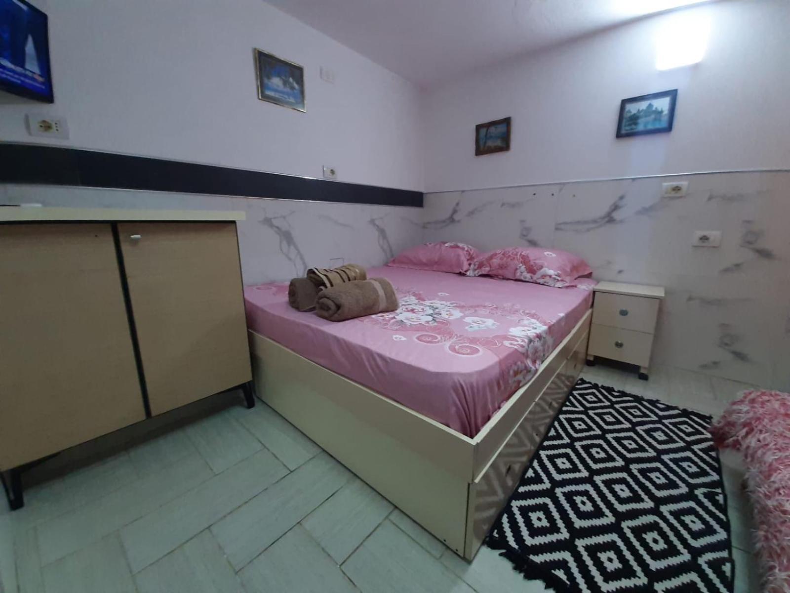 Apartment Lovely Amd Quite Appartament 1-1 *